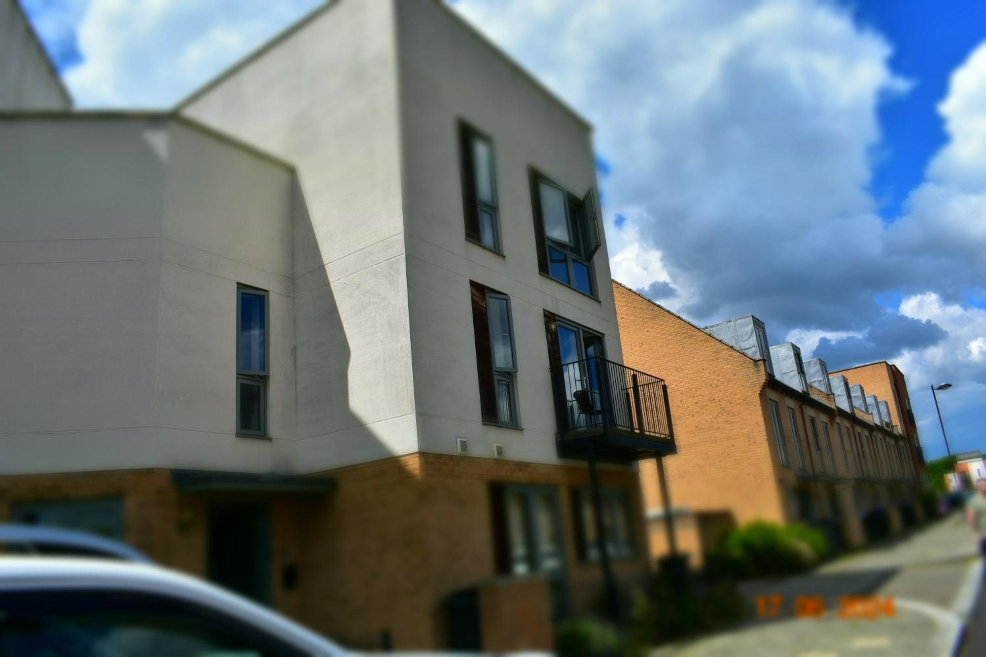Luxury 2 Bedroom Northampton Townhouse With Balcony מראה חיצוני תמונה